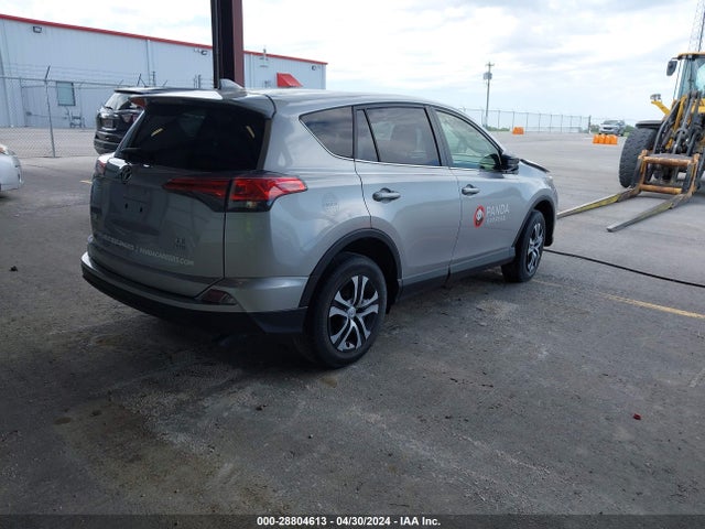 Toyota RAV4 LE 2018 JTMBFREV7JJ245244 Image 4