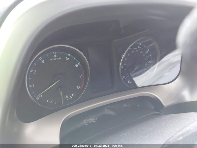Toyota RAV4 LE 2018 JTMBFREV7JJ245244 Image 7