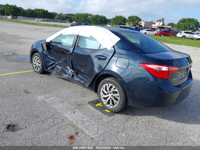 Toyota COROLLA LE 2019 2T1BURHE4KC188922 Image 3