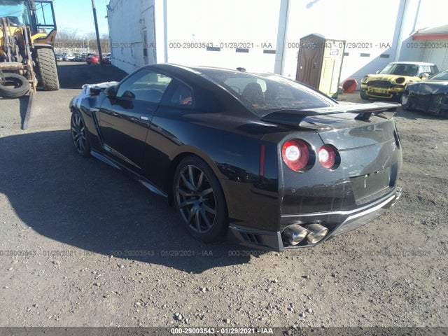 Photo 3 of 11 — 2017 Nissan GT-R