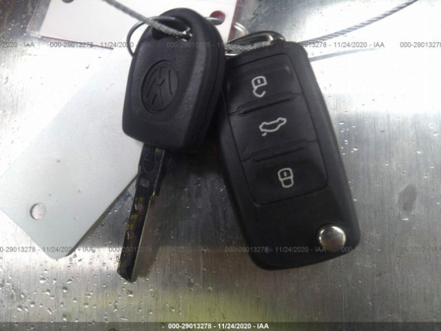 2017 VOLKSWAGEN TIGUAN WVGAV7AX2HK044684 Photo 10