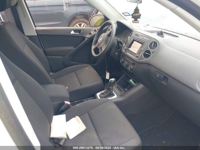 2017 VOLKSWAGEN TIGUAN WVGAV7AX2HK044684 Photo 4