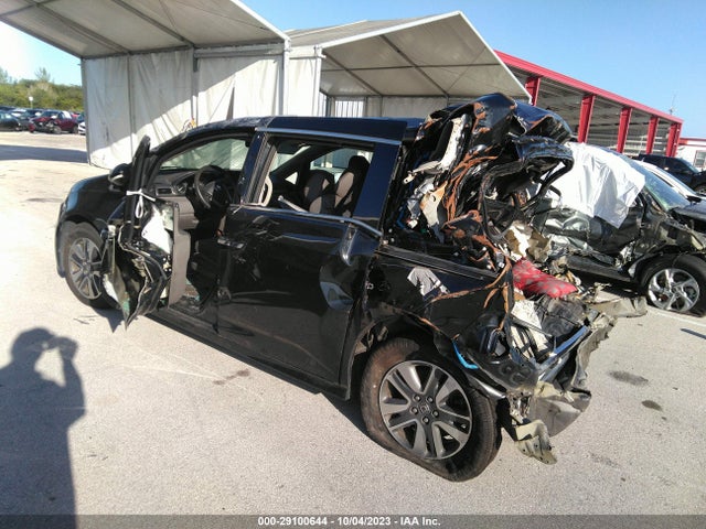 Honda Odyssey Touring 2015 5FNRL5H98FB047110 Image 3