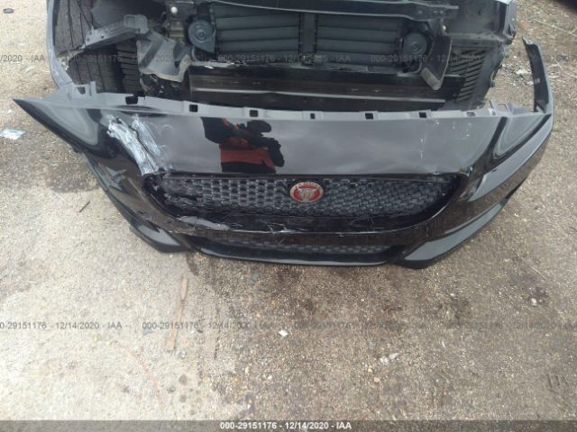 SAJAF4BV8HA972794 Jaguar Xe 35t R-sport