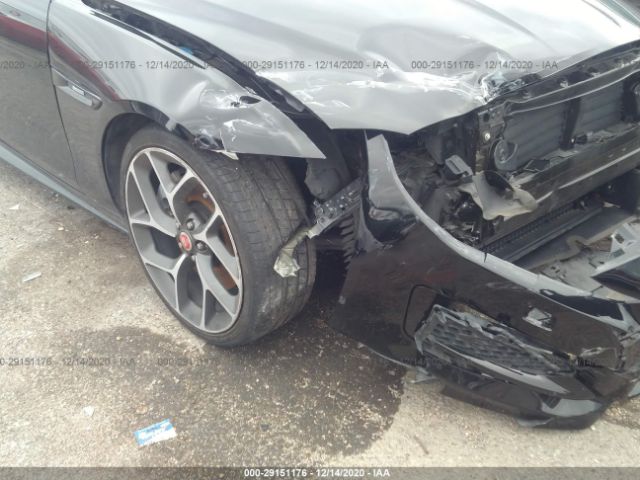 SAJAF4BV8HA972794 Jaguar Xe 35t R-sport