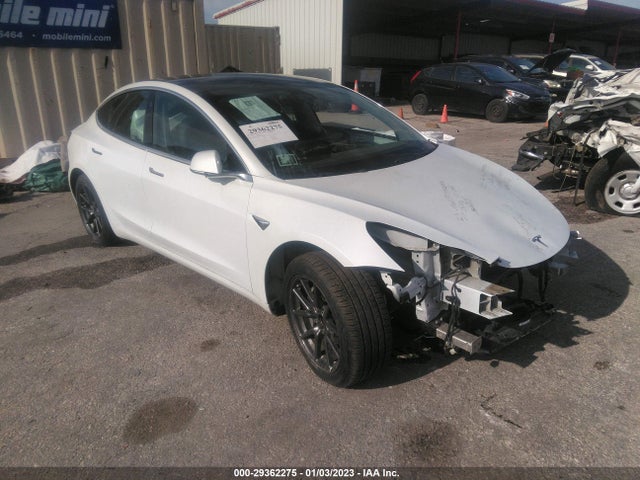 2019 5YJ3E1EA8KF396995 main image