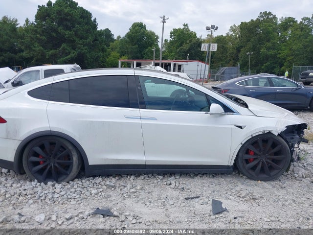 5YJXCAE44JF144807 Tesla 2018