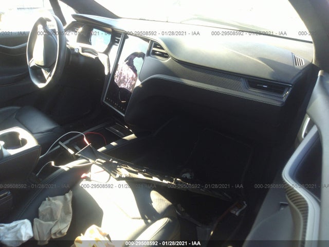 5YJXCAE44JF144807 Tesla 2018