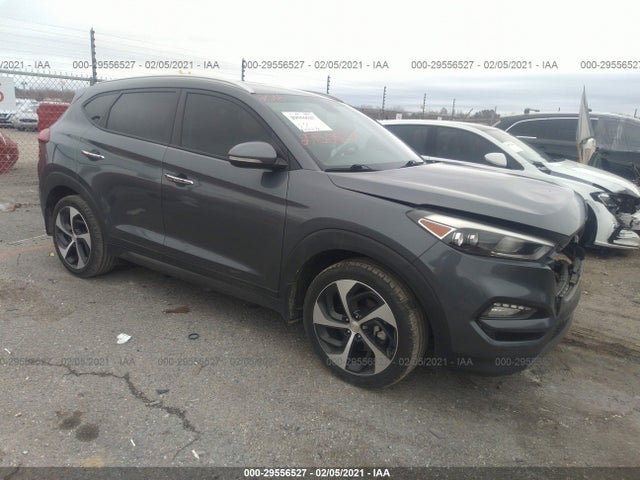 2016 KM8J33A27GU025120 main image