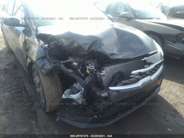 3KPF24AD1ME295460 KIA Forte Lxs