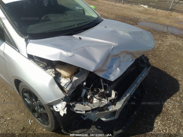 1FADP3F25GL332327 Ford FOCUS SE