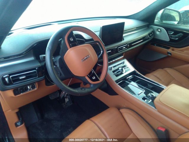 5LM5J9XC4MGL04977 Lincoln Aviator Black Label