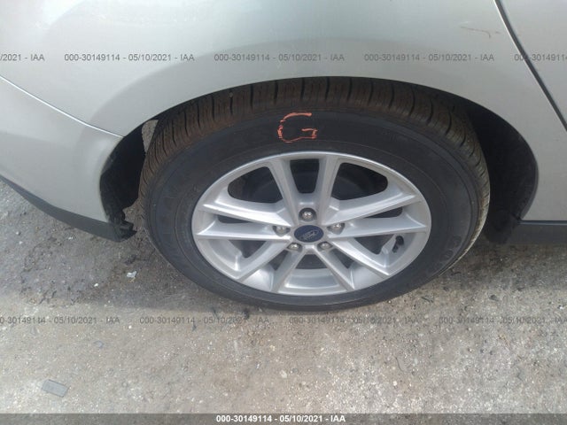 Ford FOCUS SE 2018 1FADP3K25JL252121 Image 15