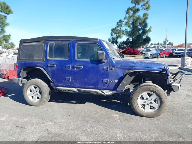 1C4HJXDGXKW677847 Jeep Wrangler Unlimited Sport S 4x4