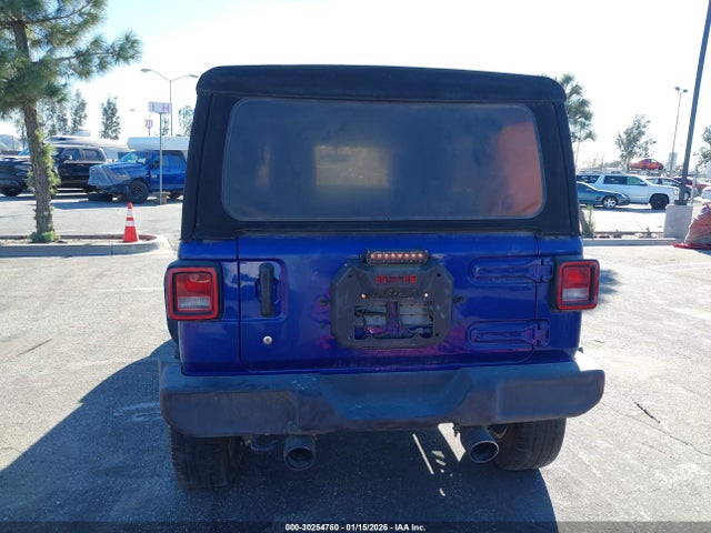 1C4HJXDGXKW677847 Jeep Wrangler Unlimited Sport S 4x4
