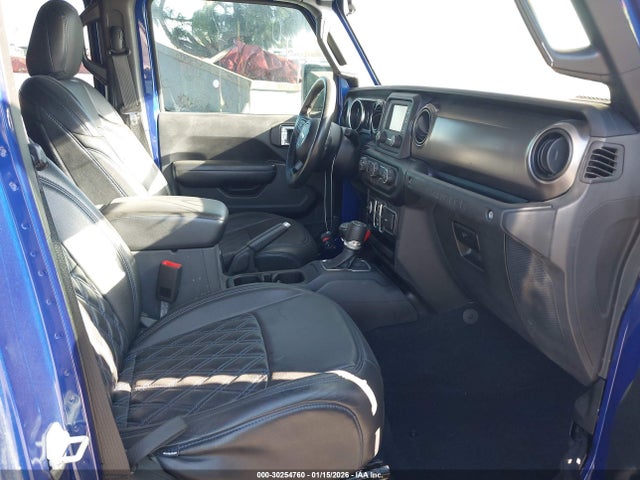 1C4HJXDGXKW677847 Jeep Wrangler Unlimited Sport S 4x4
