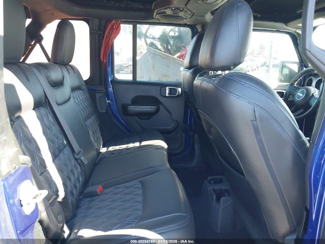 1C4HJXDGXKW677847 Jeep Wrangler Unlimited Sport S 4x4