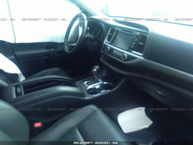 2017 Toyota Highlander, VIN: 5TDDGRFH3HS033632