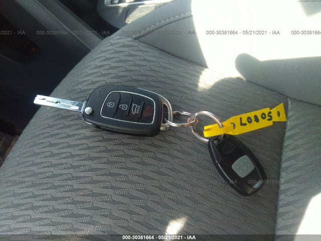 Hyundai Santa Fe Se 2017 KM8SMDHF2HU174536 Image 11