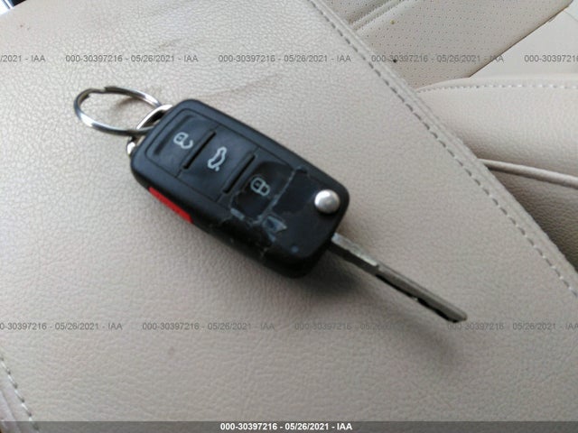 1VWLA7A39KC005420 Volkswagen Passat 2.0t Wolfsburg Edition