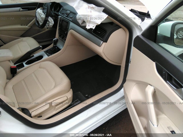 1VWLA7A39KC005420 Volkswagen Passat 2.0t Wolfsburg Edition