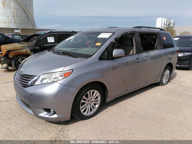 Toyota Sienna Xle Auto Access 2017 5TDYZ3DC3HS793513 Image 2