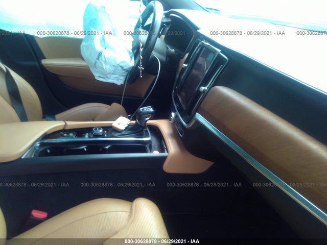 2017 Volvo S90, VIN: YV1A22ML9H1008323