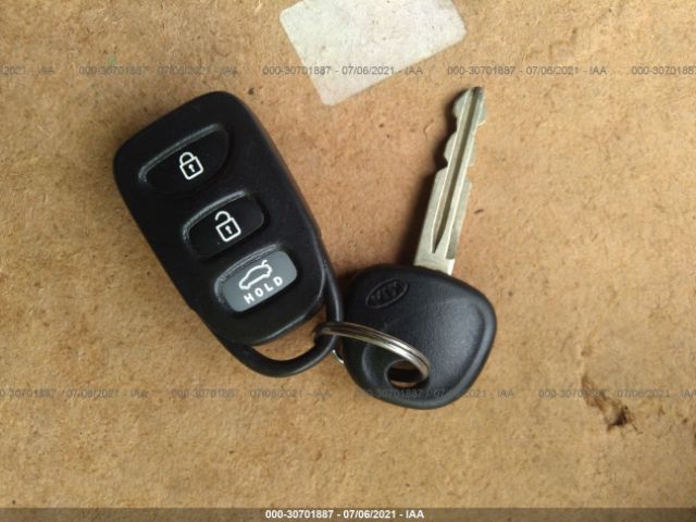 KNAFU4A22B5424935 KIA FORTE EX