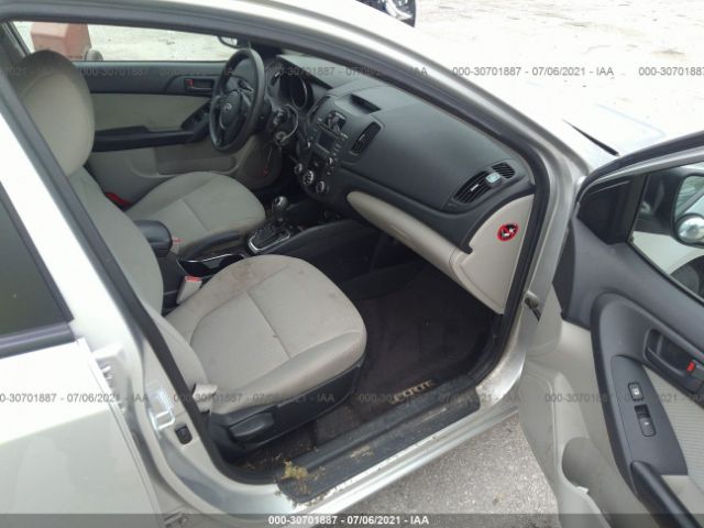 KNAFU4A22B5424935 KIA FORTE EX