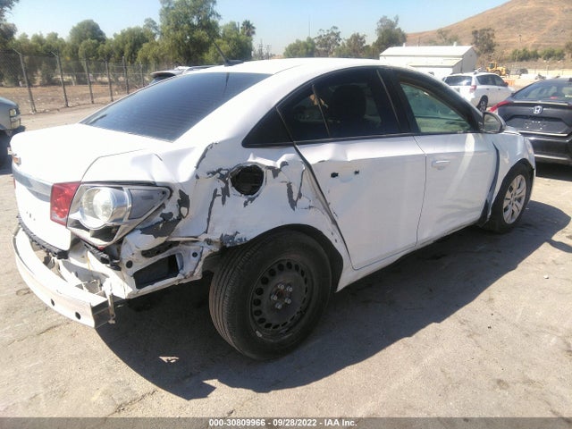 1G1PA5SG4E7469439 Chevrolet Cruze Ls Auto