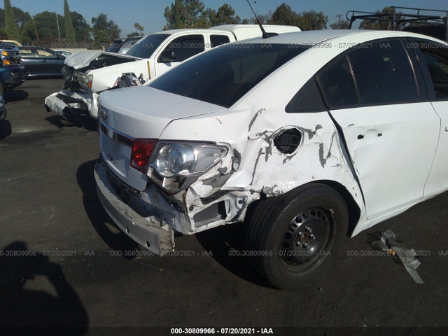 1G1PA5SG4E7469439 Chevrolet Cruze Ls Auto