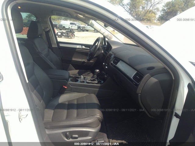 WVGEF9BP7ED012497 Volkswagen Touareg Sport