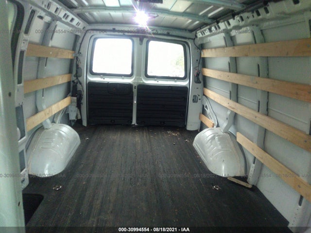 GMC SAVANA CARGO VAN 2017 1GTW7AFF4H1914782 Image 8