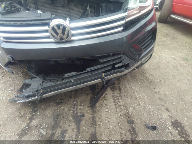 2016 Volkswagen Touareg, VIN: WVGEP9BPXGD003339