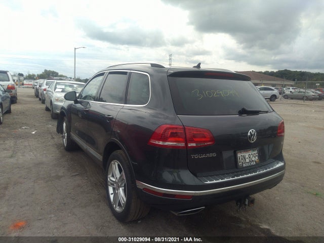 2016 Volkswagen Touareg, VIN: WVGEP9BPXGD003339