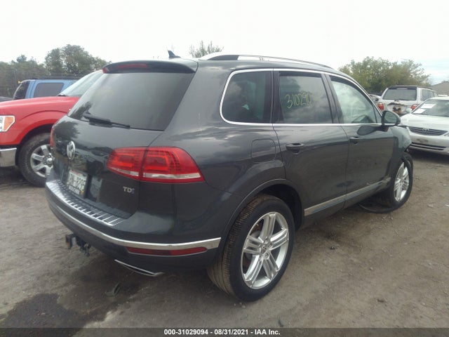 2016 Volkswagen Touareg, VIN: WVGEP9BPXGD003339