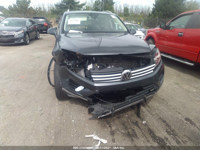 2016 Volkswagen Touareg, VIN: WVGEP9BPXGD003339