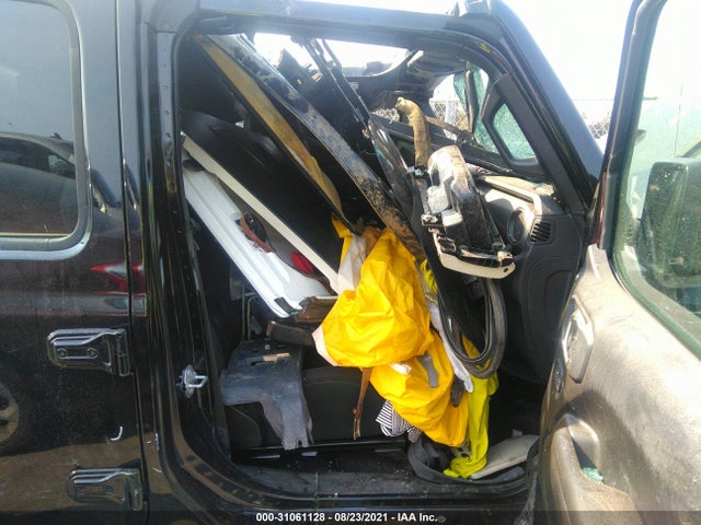 1C4HJXDG8JW166930 Jeep Wrangler Unlimited Sport S