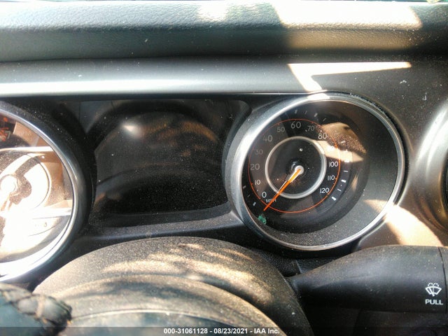 1C4HJXDG8JW166930 Jeep Wrangler Unlimited Sport S