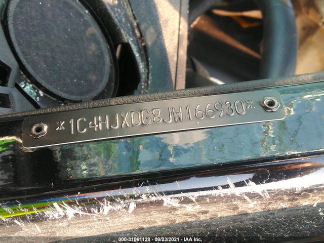 1C4HJXDG8JW166930 Jeep Wrangler Unlimited Sport S