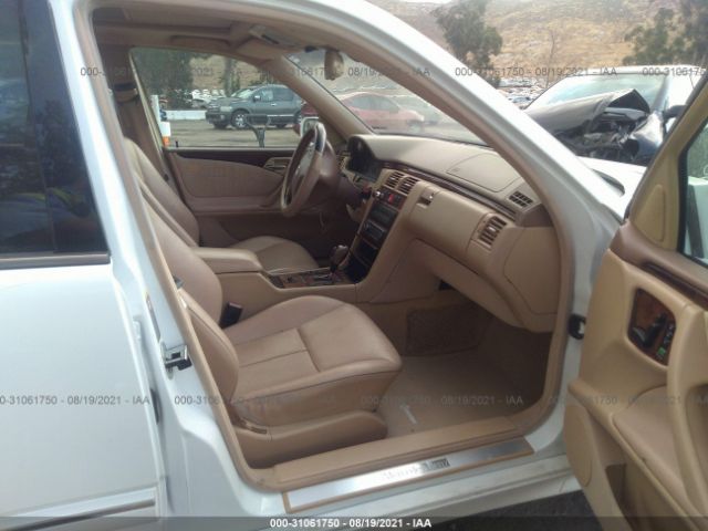 2001 MERCEDES-BENZ E-CLASS WDBJH65J41B284867 Photo 4