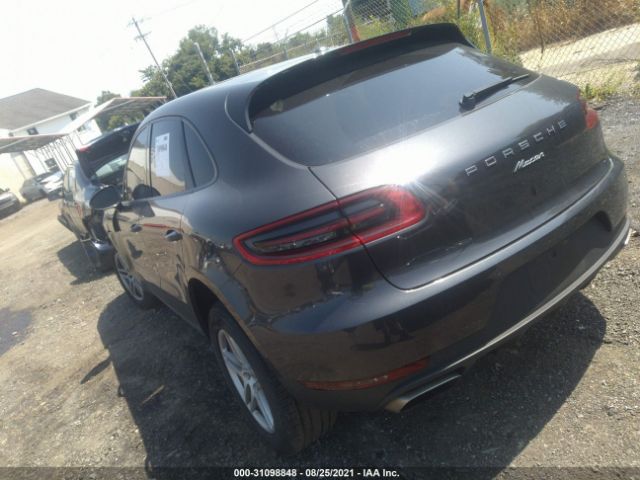 2017 PORSCHE MACAN WP1AA2A57HLB82201 Photo 2