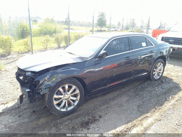 2C3CCARG4JH325018 Chrysler 300 Touring