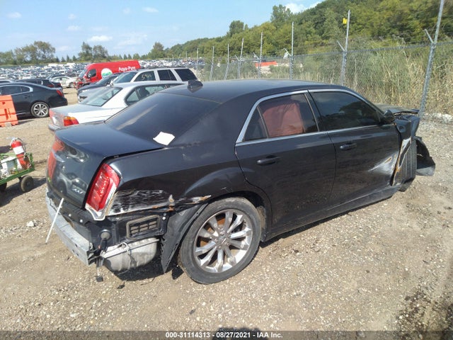 2C3CCARG4JH325018 Chrysler 300 Touring