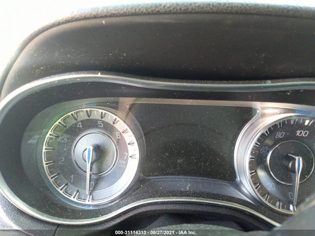 2C3CCARG4JH325018 Chrysler 300 Touring