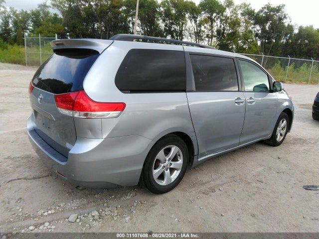 31107608 :رقم المزاد ، 5TDKK3DC3BS072593 vin ، 2011 Toyota Sienna Le مزاد بيع