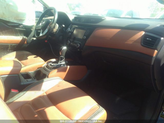JN8AT2MV5HW022750 Nissan Rogue Sl