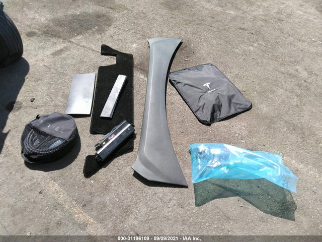 Tesla Model X 70d/90d/75d/60d/p100d 2016 5YJXCBE26GF002777 Image 4