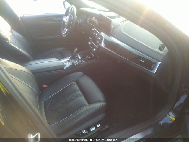 2018 BMW 5 Series, VIN: WBAJB9C5XJG463750