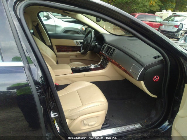 2012 JAGUAR XF SAJWA0FB3CLS41331 Photo 4